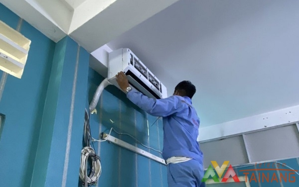 Tháo lắp sửa chữa vệ sinh máy lạnh quận Tân Phú giá rẻ bảo hành 1 năm